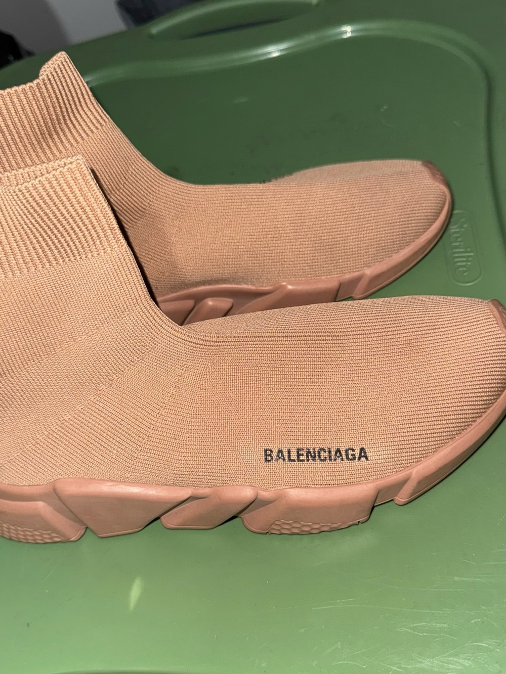 Balenciaga Peach Knit Speed Trainer Sneakers - Picture 5 of 12